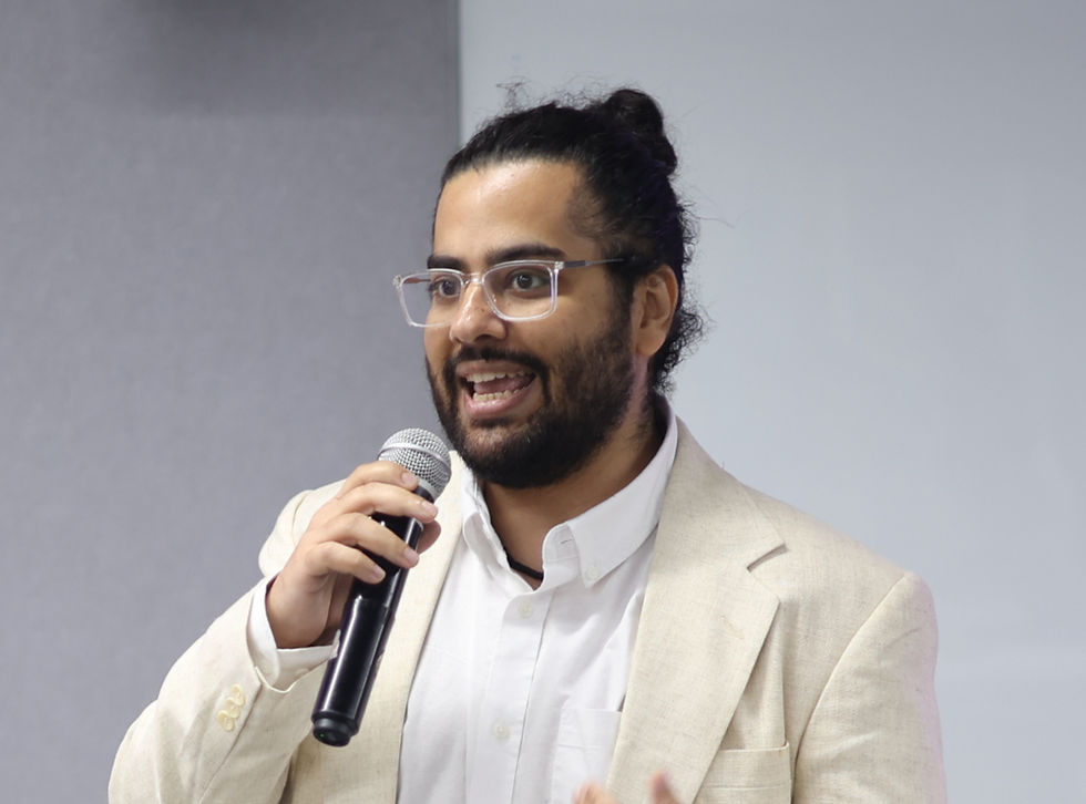 1P5A3223 (1)_edited.jpg