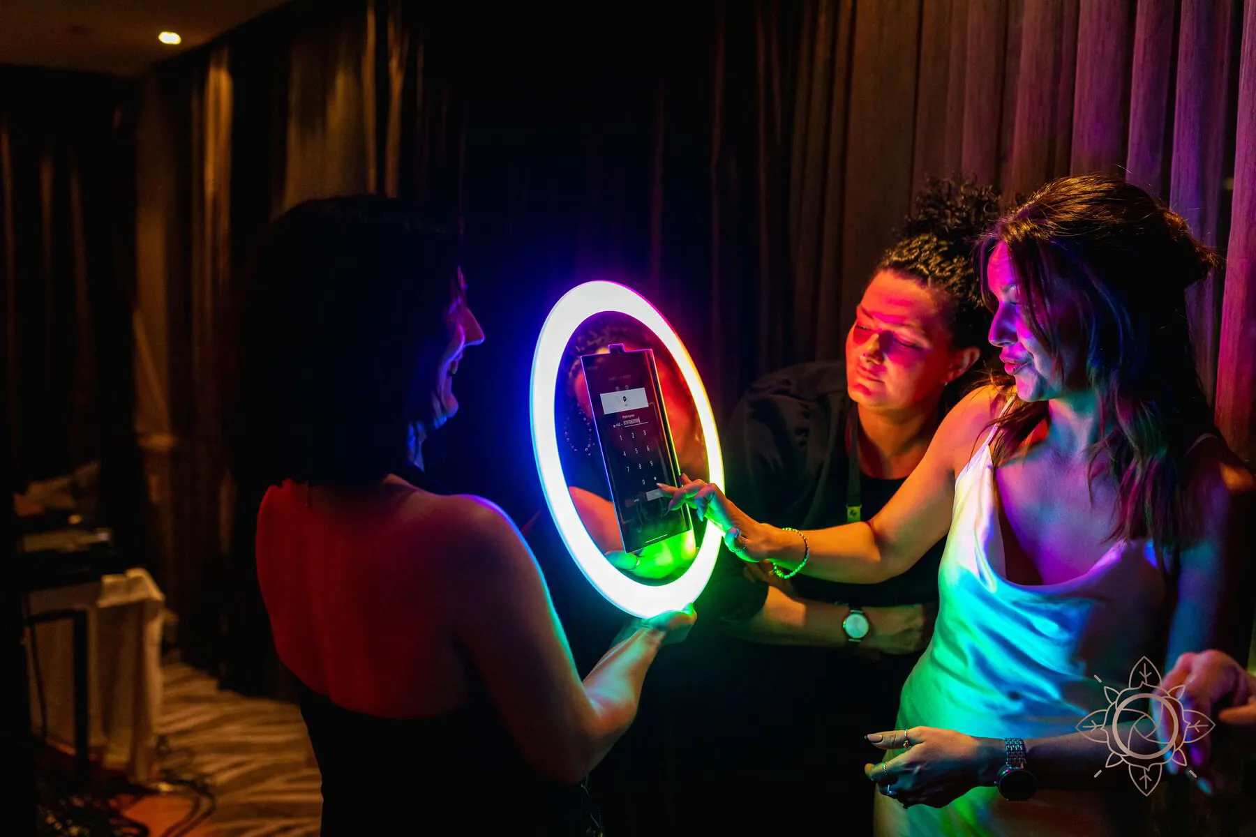 roaming photo booth hire perth