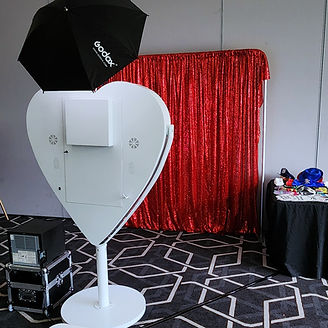 heart mirror photo booth a corporate event
