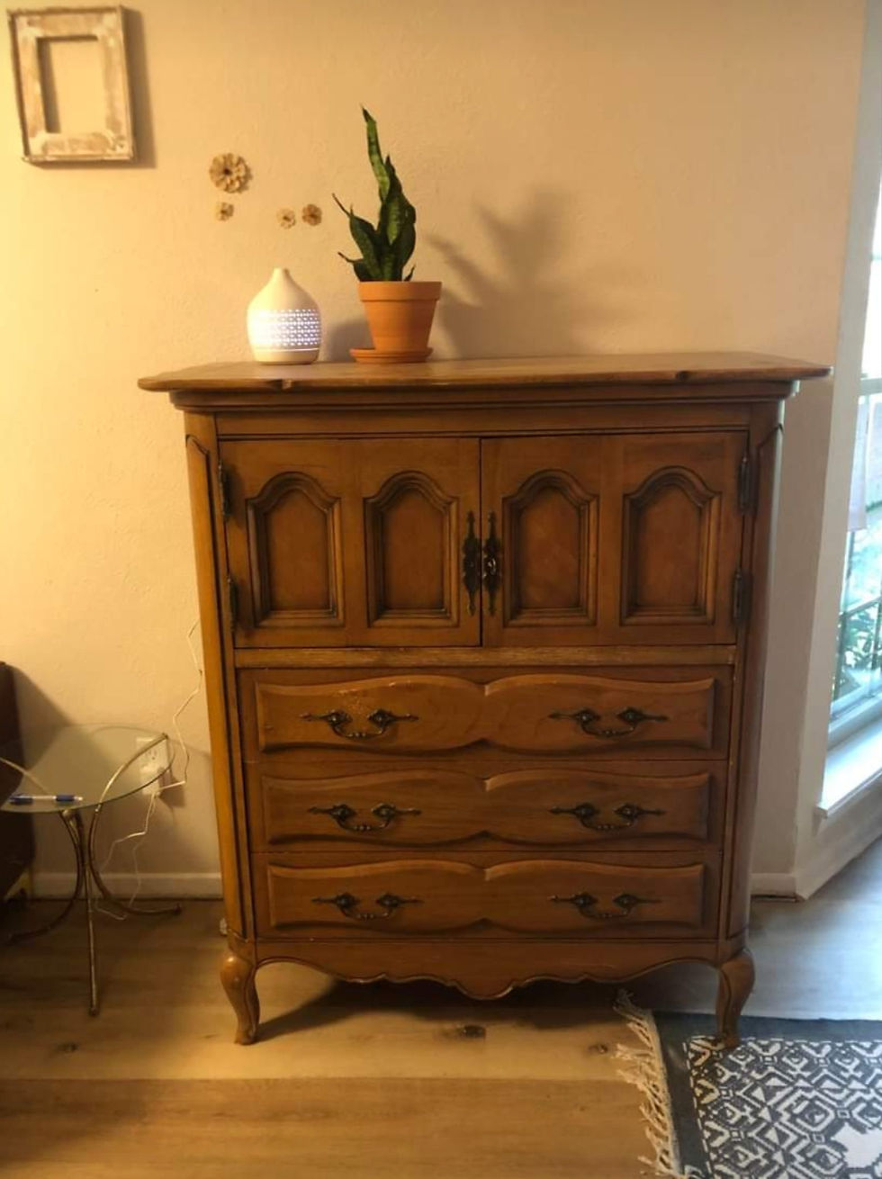 Cabinet Hutch