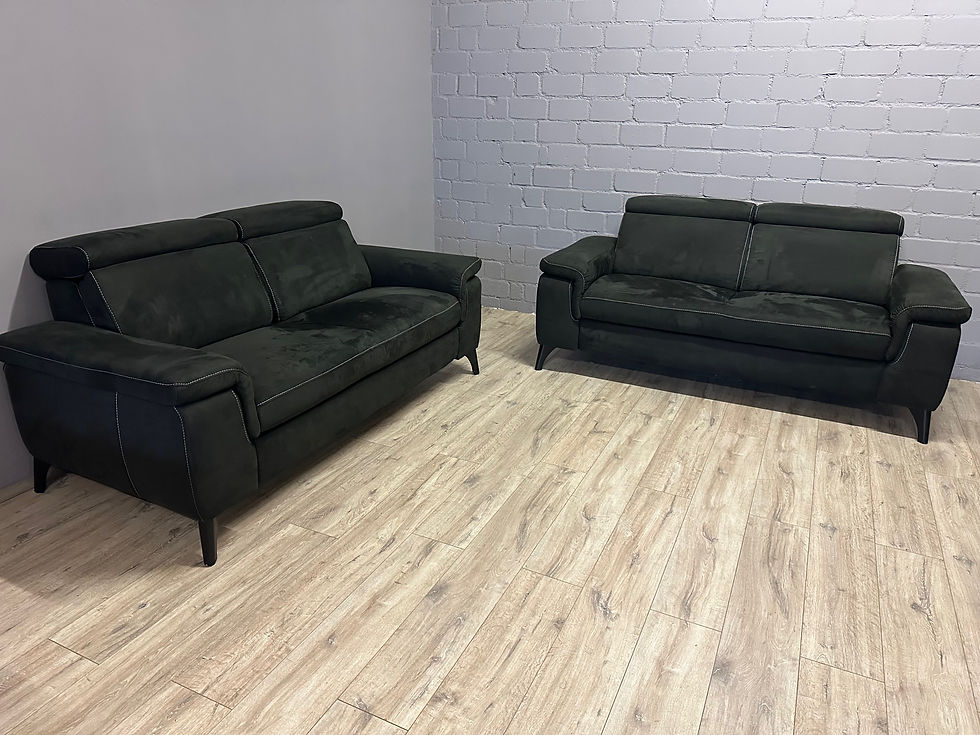 Miniaturbild: Set "LAVAN" 2,5-Sitzer, 2,5-Sitzer + Hocker mit Kopfteilverstellung