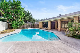 McAllen TX. 3 Bedrooms, 2 Baths, 2 Car Garage, with POOL !