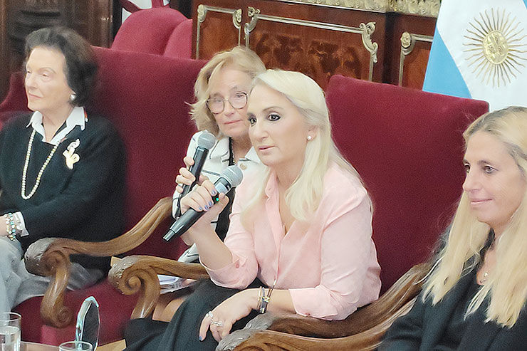 Anat Vidor, presidenta de la ONG más grande de Israel, declarada Visitante Ilustre de Buenos Aires.