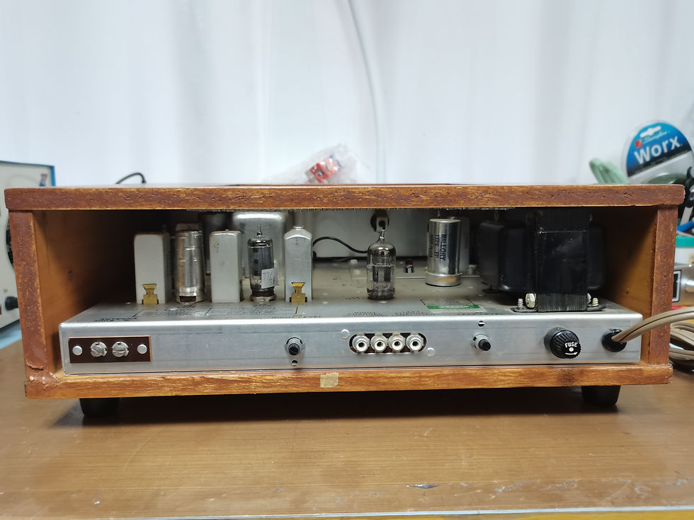 Thumbnail: H.H. Scott Stereomaster LT-110-B Stereo FM tube tuner