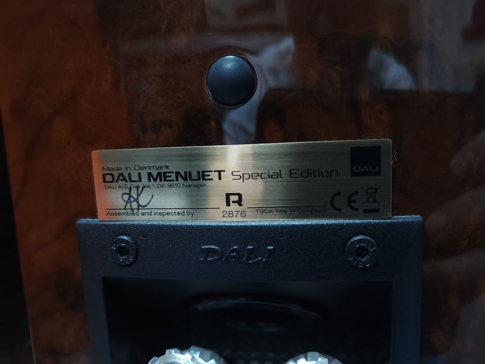 Thumbnail: Dali Menuet SE Special Edition pair in original boxes