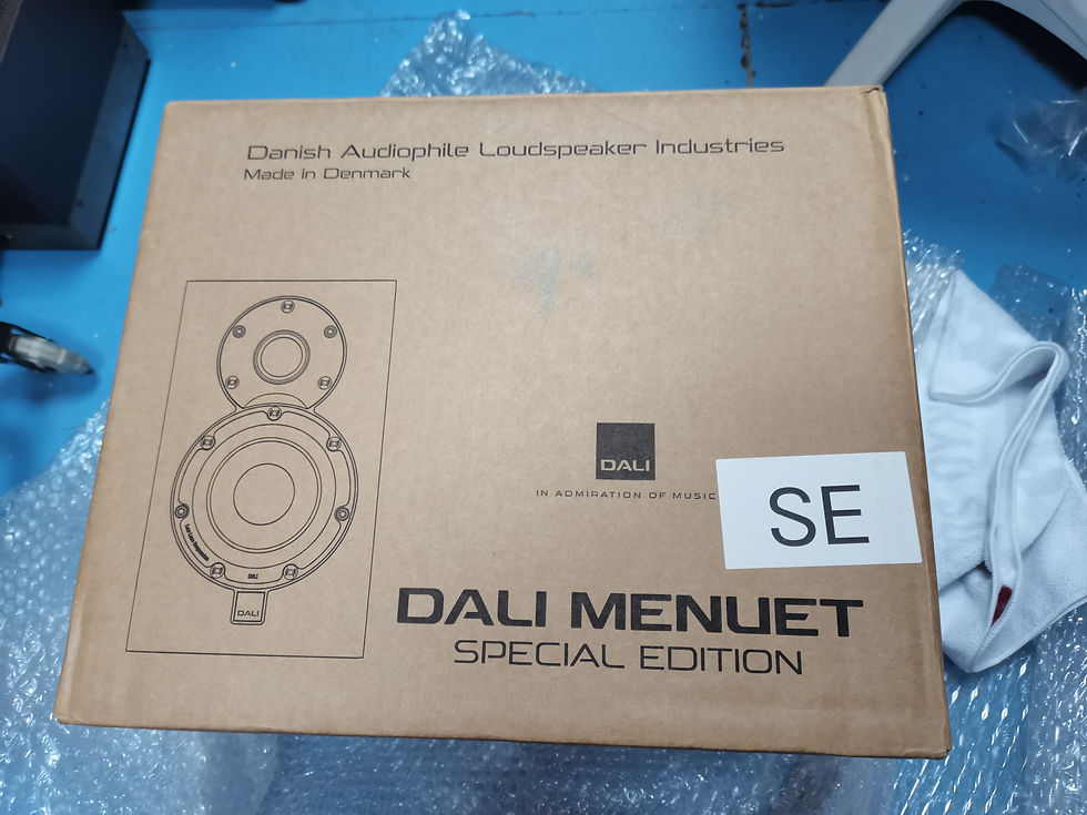 Thumbnail: Dali Menuet SE Special Edition pair in original boxes