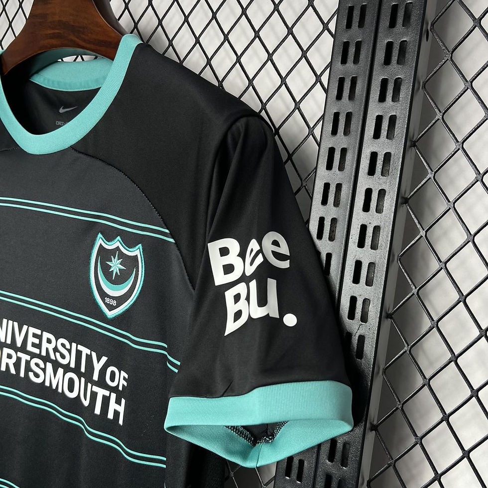 Miniatura: PORTSMOUTH AWAY 24-25