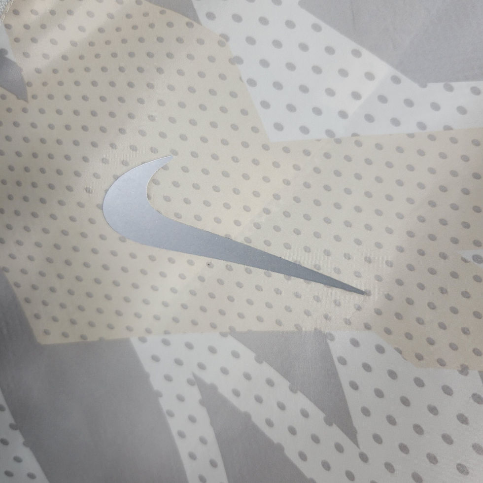 Miniatura: CORTA VENTO NIKE BRANCO E BEGE