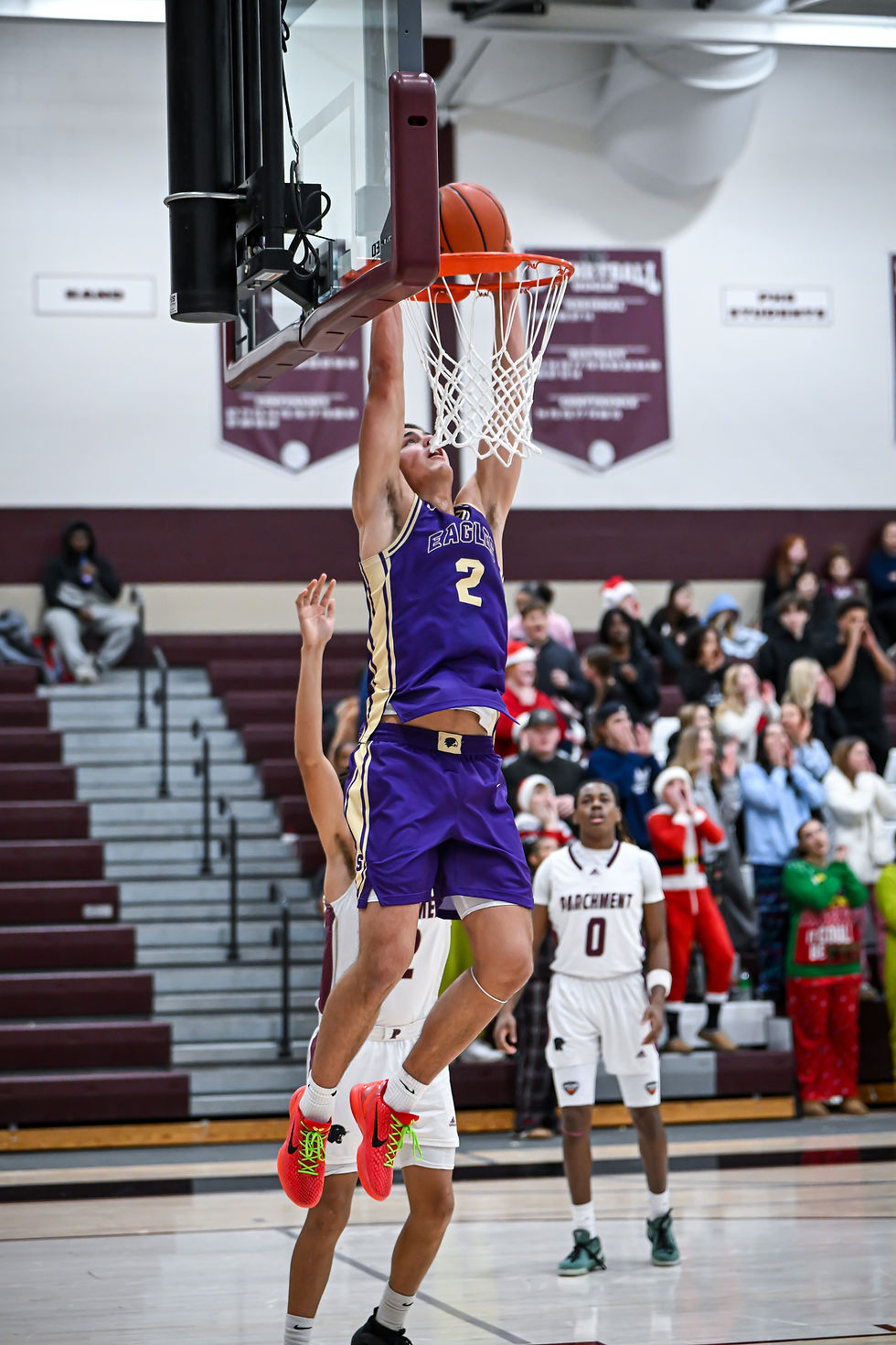 Jimmy Miller throws down a slam late in the second quarter. Photo by Chris Carpenter | Team TBM