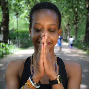 503F7C18-2F28-469B-9217-07096D5B08C9 - Yoga Sisters Moz. (1).jpeg