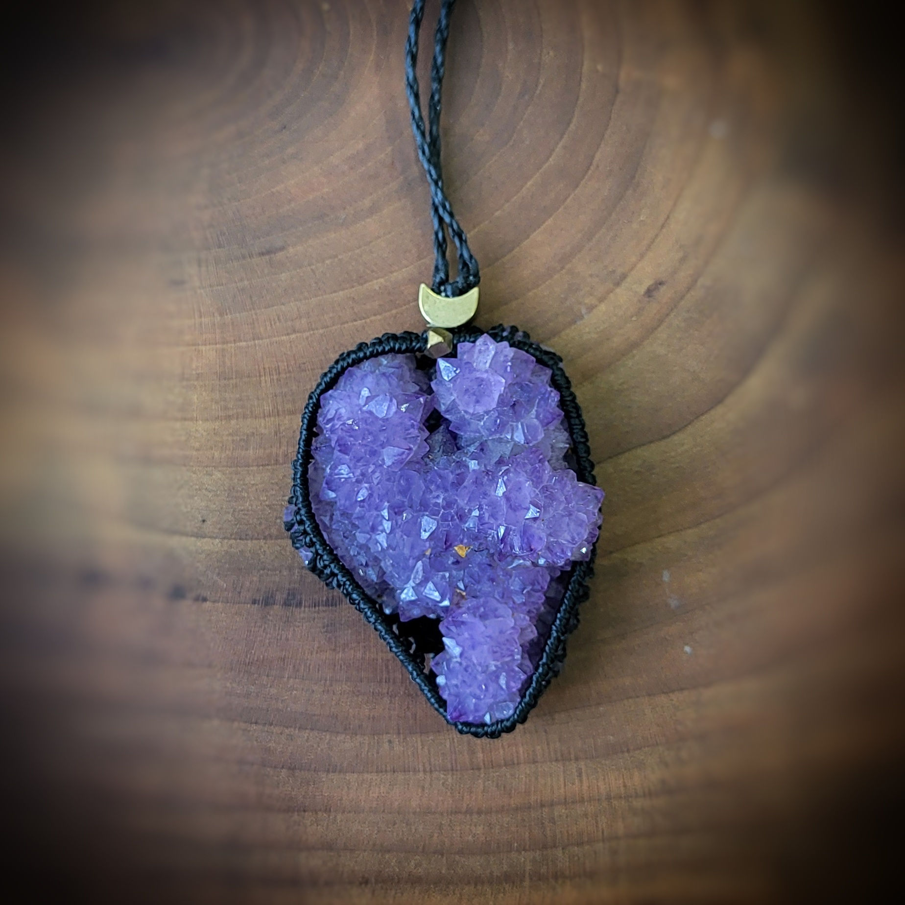 Cocktail-party : méga améthyste brute