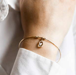 Productfoto armband tijdens zakelijke bedrijfsshoot