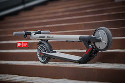 Segway_KickScooter_ES2_product_folded2