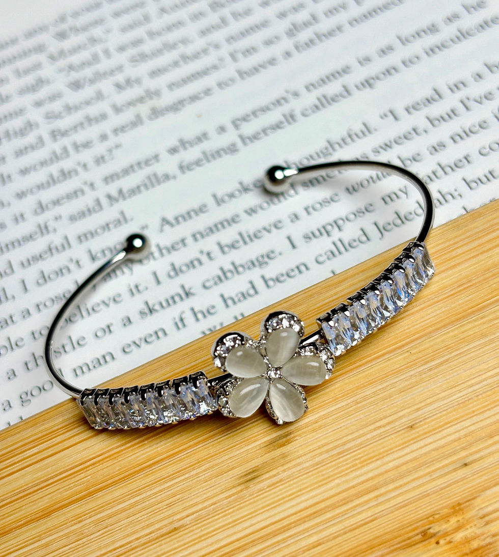 Thumbnail: ADJUSTABLE FLOWER BRACELET