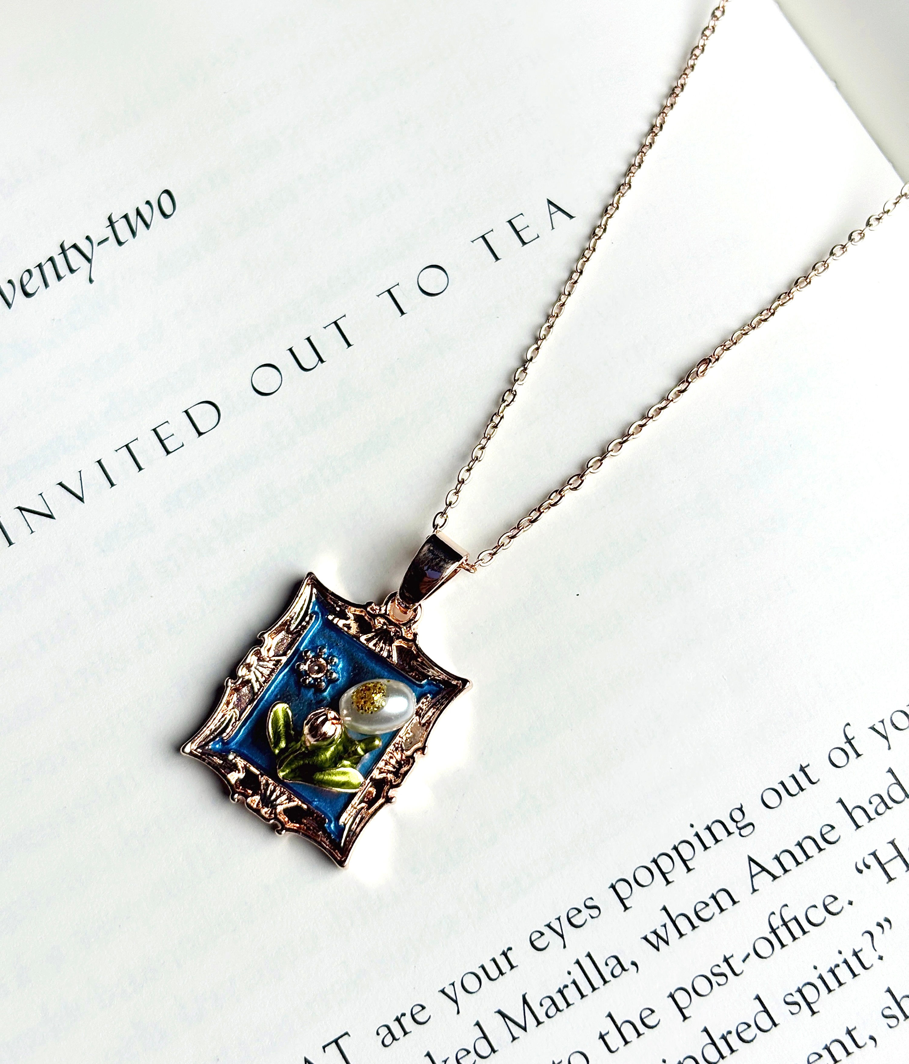 VINTAGE PENDANT NECKLACE