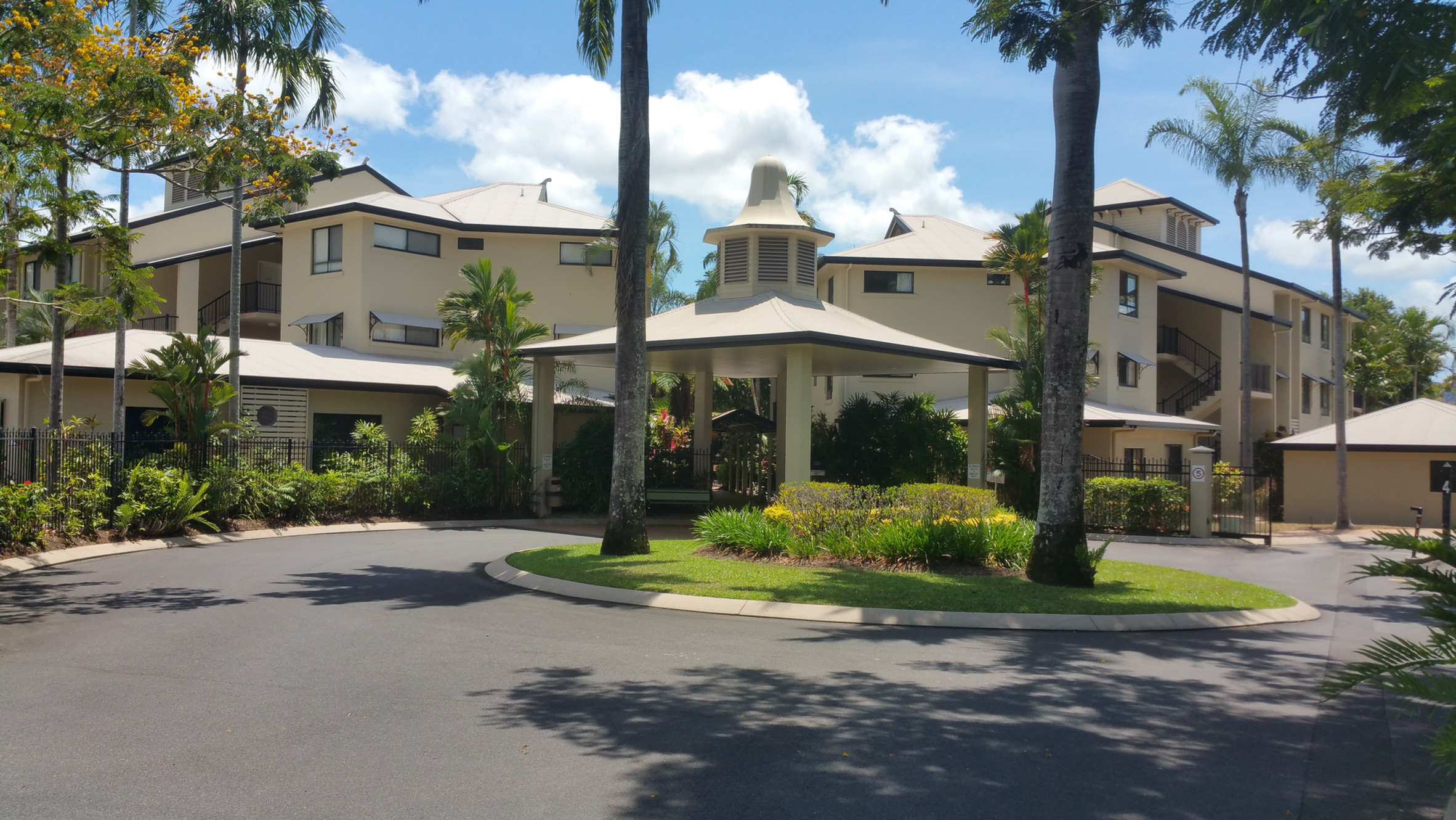 Discover Tranquility at Trinity Links Resort: Spacious and Affordable 3