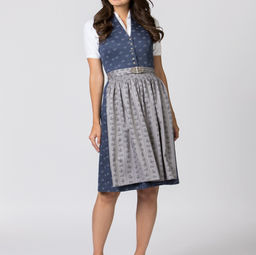 Festliches Dirndl in Blau