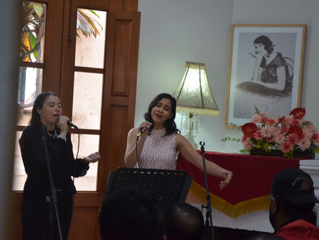 "La voz del pop" se presentó en Casa Doña Falla