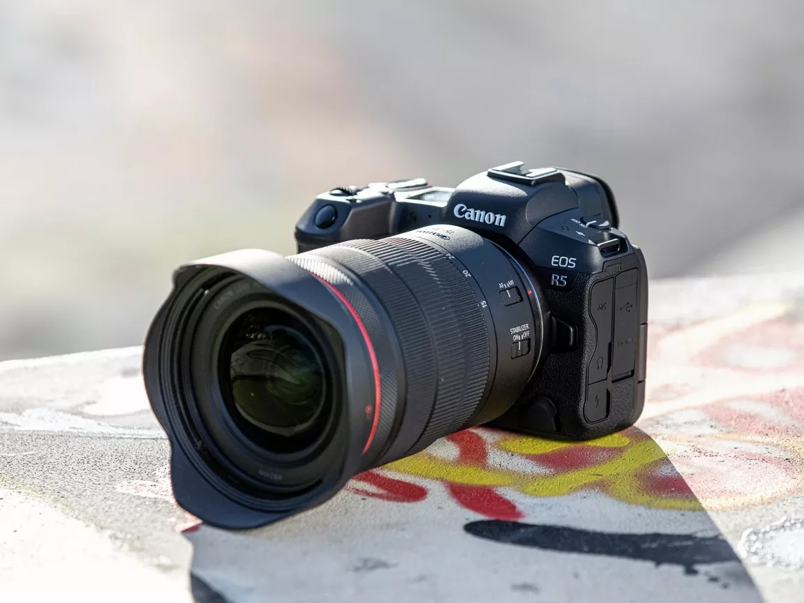 eos-r5_martin_bissig_lifestyle_05_c629aad3c2154f34b3d7d7ba5a509196.webp