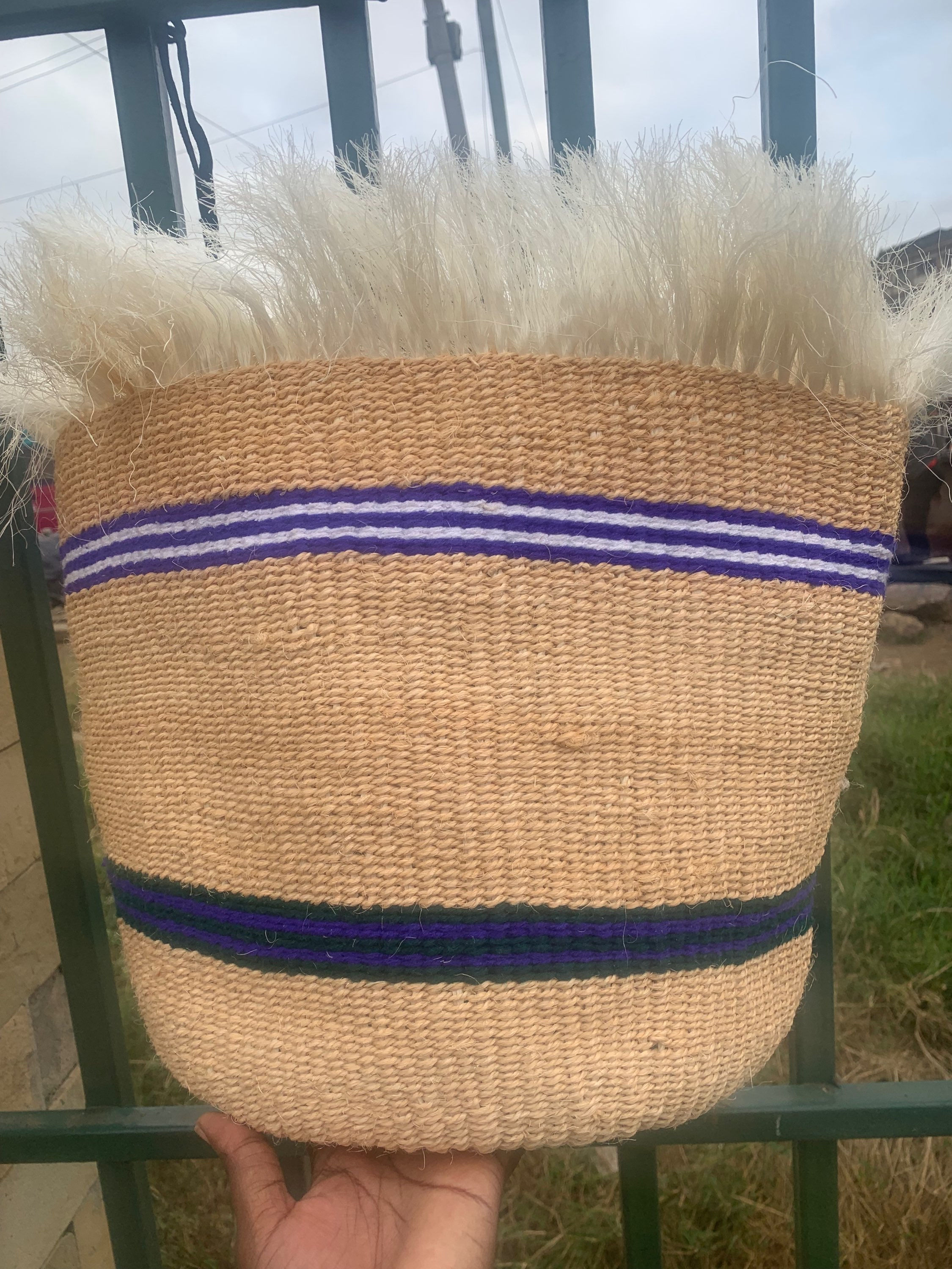 Oval base handbag