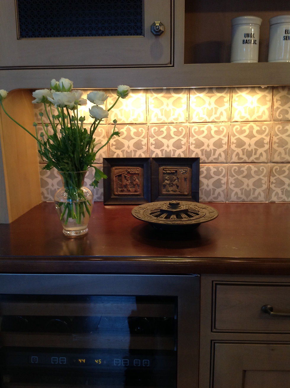 VISIT YOUR FAVORITE ANTIQUE STORE