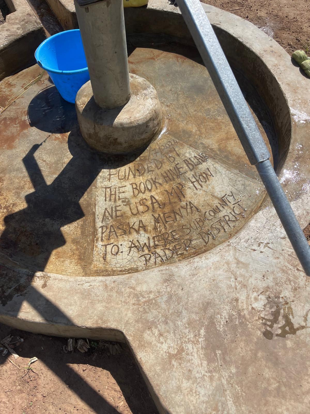 Book Hive kids walking to Missouri River