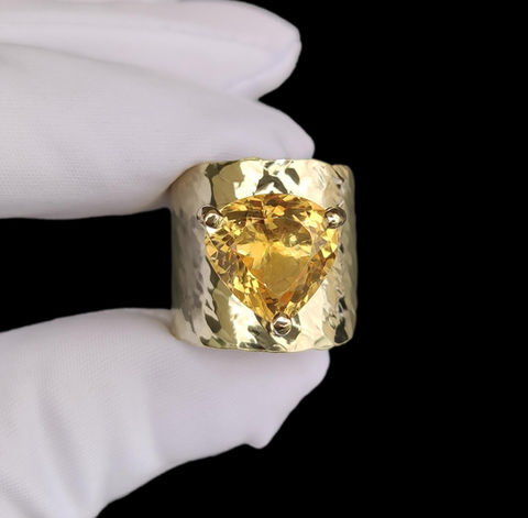 Prsten ze žlutého zlata s yellow golden citrínem ve tvaru slzy