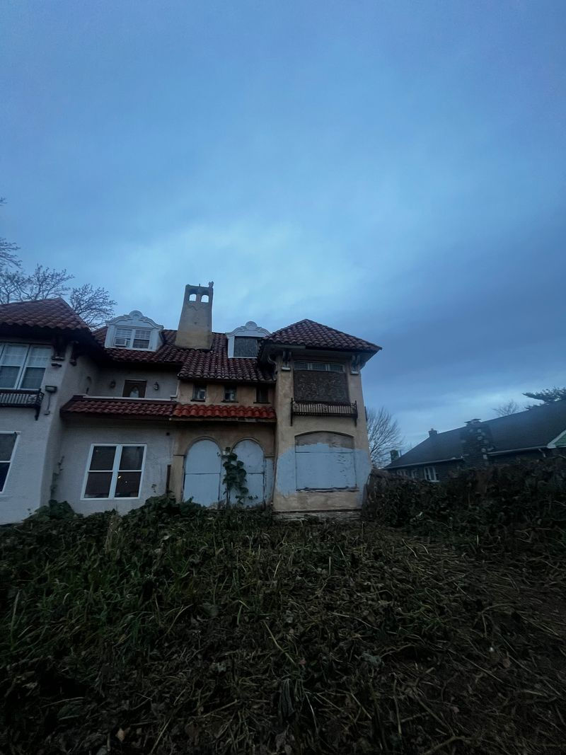 Philly Shell – 5BR Twin on Roosevelt Blvd for $159,900