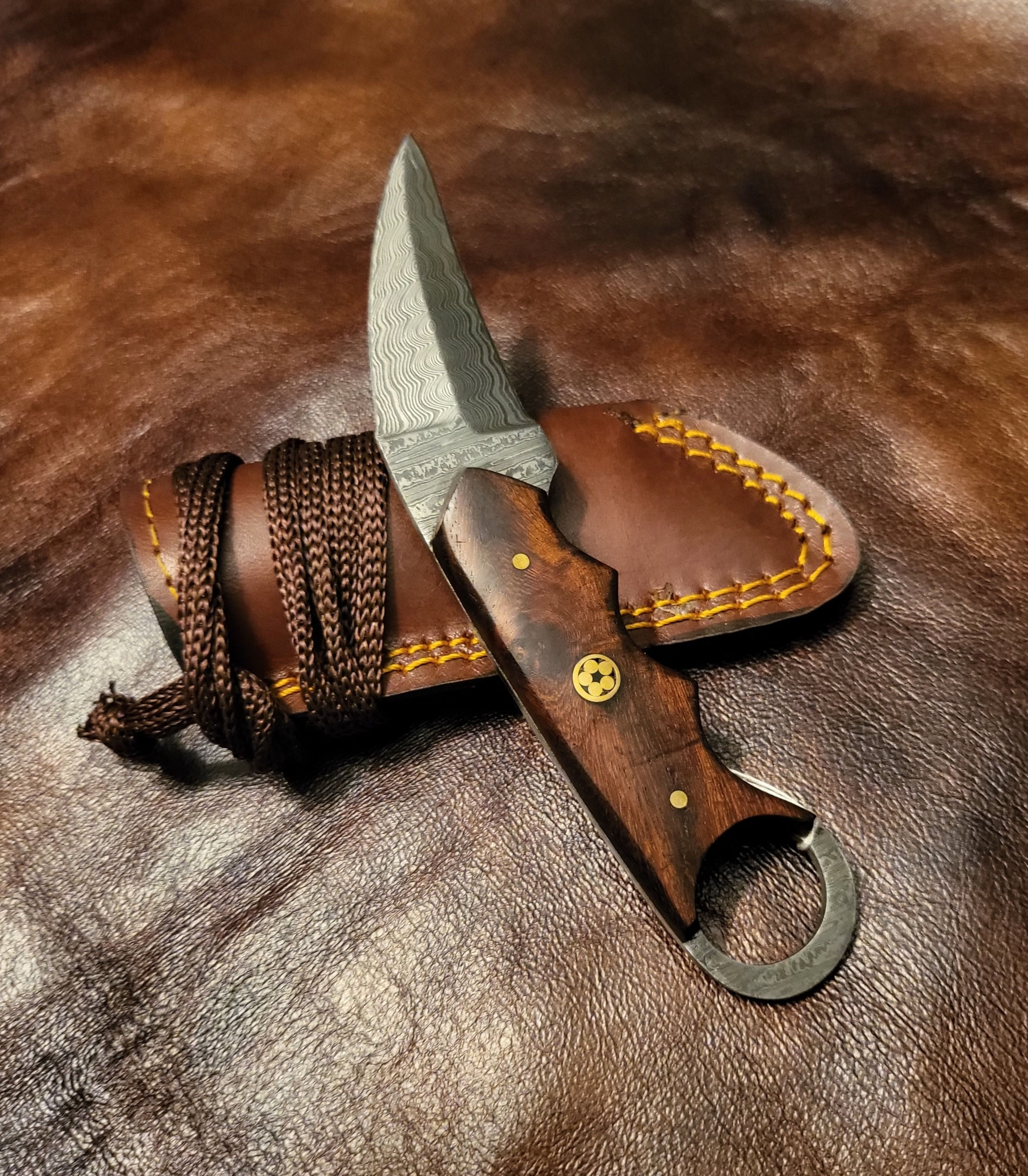Single Edge Damascus Karambit