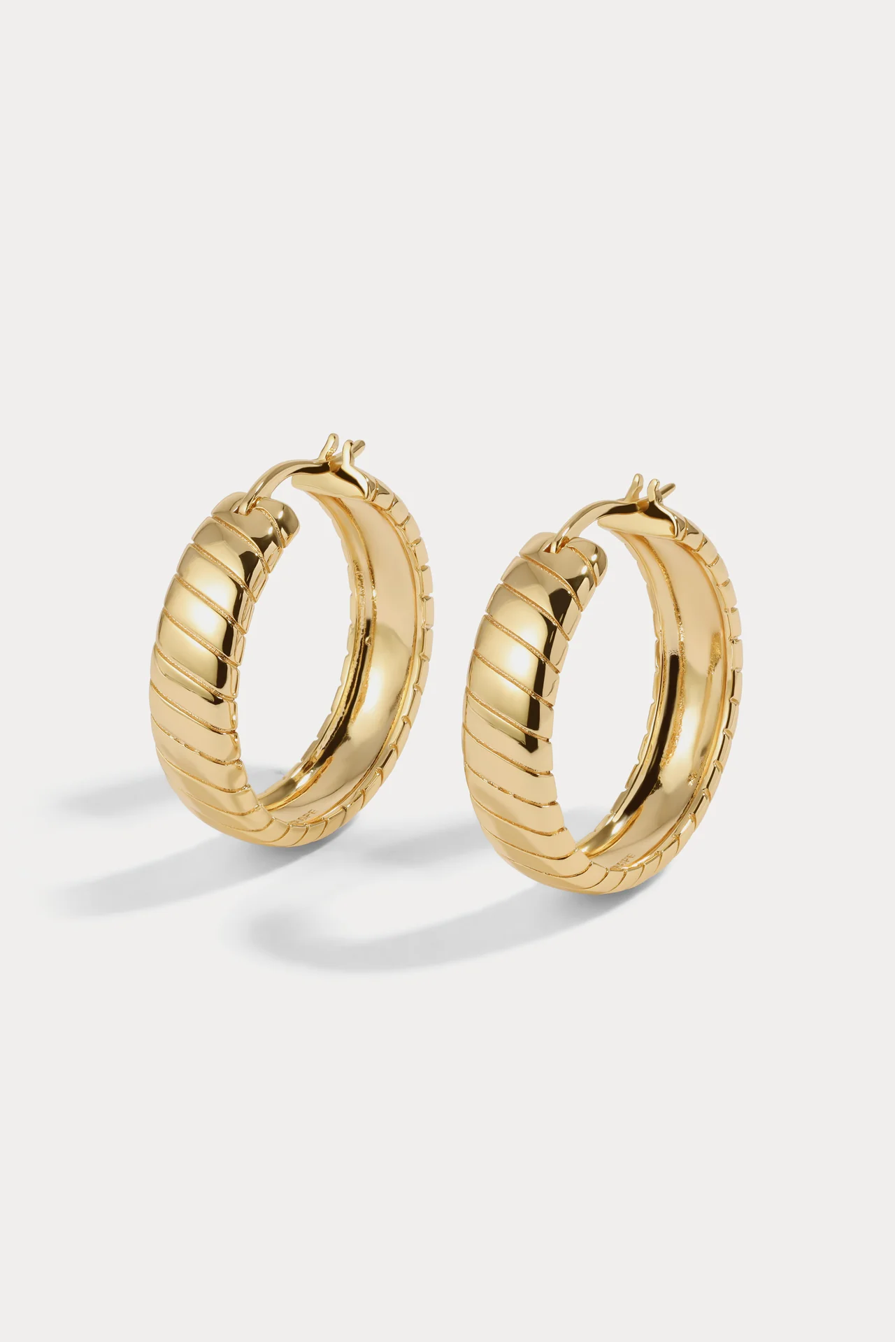 Lili Claspe SMALL RAISSA HOOPS