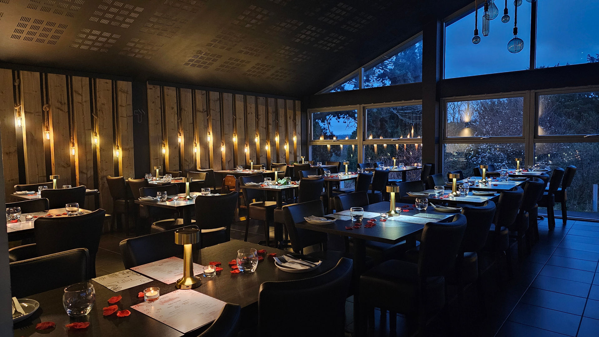 Twenty 1 - Interior