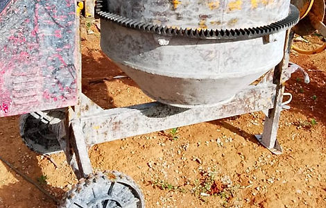 Betoneira da Loca-Tudo para aluguel em obra em São Roque e Mairinque-SP