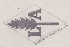 NAME: Louis Arnoux INITIALS: L A SYMBOL: Ear of wheat DATES: 1924 - 1928 SPECIALITY: JewellerPLACE: Paris, France