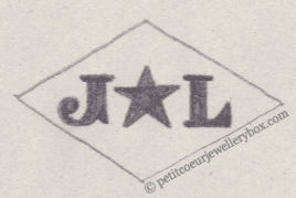 Poinçon de maître orfèvre joaillier, poinçon de fabricant, poinçon d’atelier, poinçon losangique NOM: Joseph Lederman INITIALES: J L SYMBOLE: Étoile DATES: 1897 - 1922 PROFESSION: Bijoutier ADRESSE: 81 rue de Rennes, Paris, France