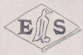 Poinçon de maître orfèvre joaillier, poinçon de fabricant, poinçon d’atelier, poinçon losangique. NOM: Ferdinand Everaerts INITIALES: E F SYMBOLE: Chat DATES: 1930 - PROFESSION: Bijoutier ADRESSE: 205 rue de Paris, Ivry-sur-Seine, France