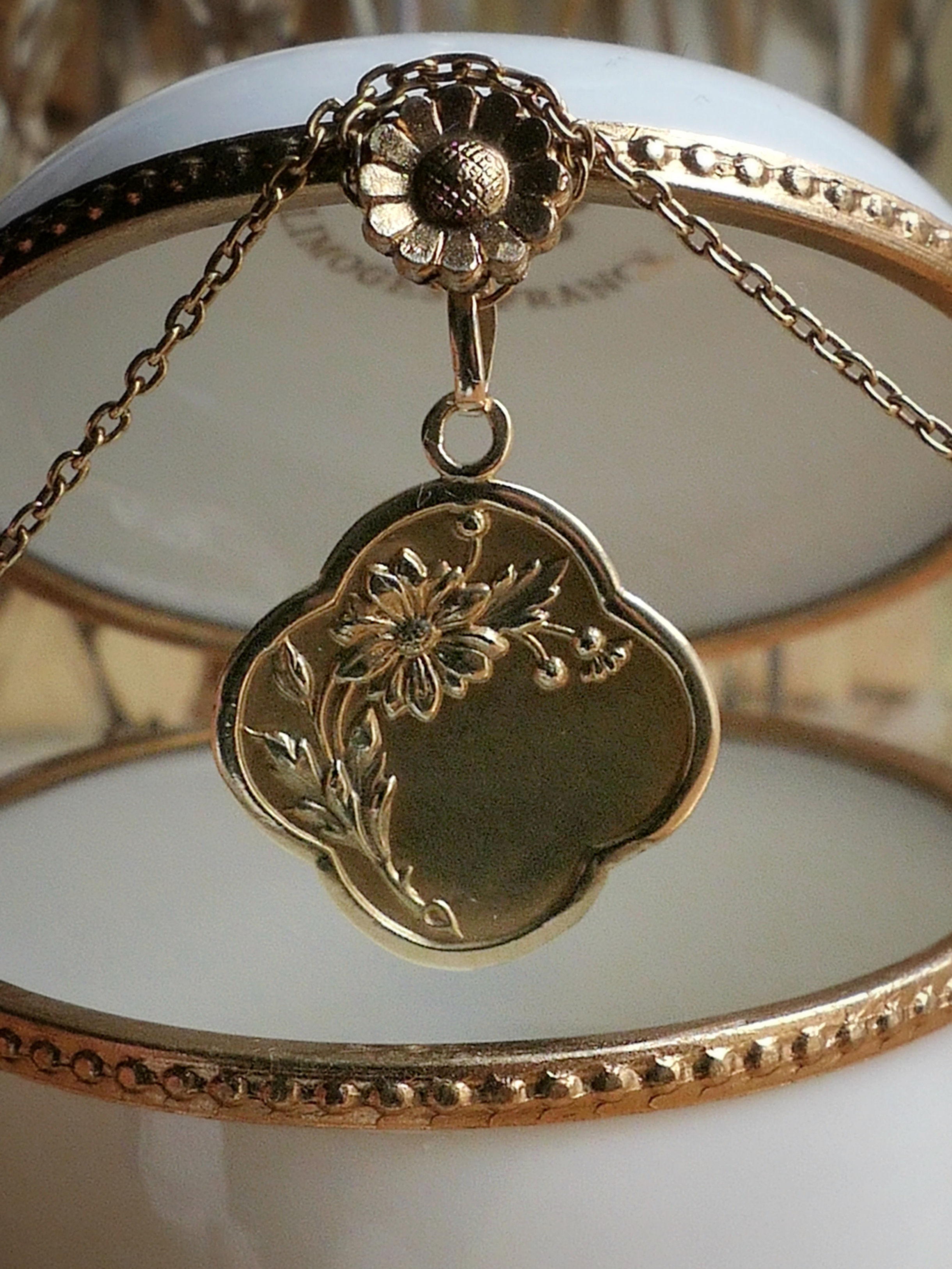 French Art Nouveau Quatrefoil "Médaille" Pendant with Daisy Flower Motif