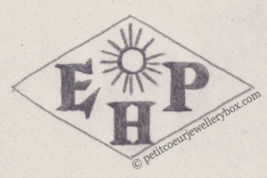 Poinçon de maître orfèvre joaillier, poinçon de fabricant, poinçon d’atelier, poinçon losangique. NOM: Eugène Phouquet & Hector Phouquet INITIALES: E H P SYMBOLE: Soleil DATES: 1943 - PROFESSION: Bijoutier ADRESSE: 67 avenue Gambetta, Saint-Mandé, France