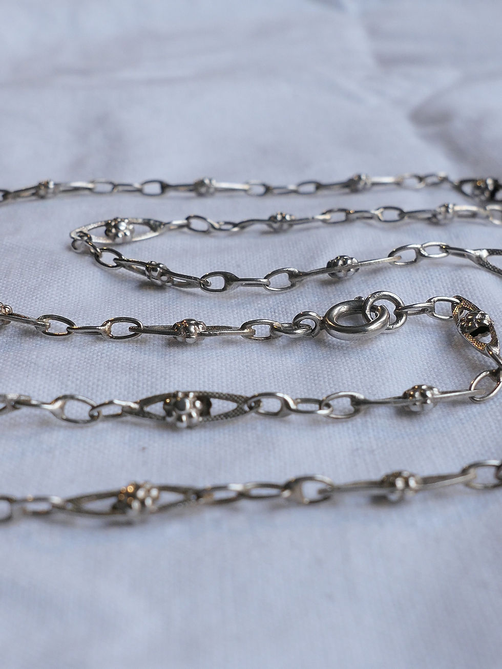 Thumbnail: Delicate Floral Link Vintage Silver French Chain