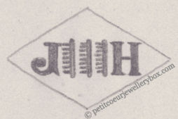 Poinçon de maître orfèvre joaillier, poinçon de fabricant, poinçon d’atelier, poinçon losangique NOM: Jacques Haichais INITIALES: J H SYMBOLE: 3 brosses DATES: 1932 - PROFESSION: Bijoutier ADRESSE: 79 avenue de Ségur, Paris, France