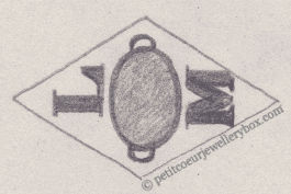 Poinçon de maître orfèvre joaillier, poinçon de fabricant, poinçon d’atelier, poinçon losangique
NOM: Louis Menut INITIALES: L M SYMBOLE: Plat DATES: 1921 - 1929 PROFESSION: Bijoutier ADRESSE: 12 rue Castex, Paris, France