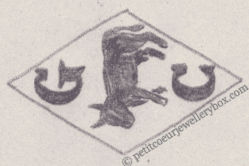 Poinçon de maître orfèvre joaillier, poinçon de fabricant, poinçon d’atelier, poinçon losangique. NOM: Germaine Catroux INITIALES: G C SYMBOLE: Vache DATES: 1942 - PROFESSION: Bijoutier ADRESSE: Wailly-Beaucamp, France