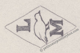 Poinçon de maître orfèvre joaillier, poinçon de fabricant, poinçon d’atelier, poinçon losangique
NOM: Louis Moisé INITIALES: L M SYMBOLE: Caille DATES: 1902 - PROFESSION: Bijoutier ADRESSE: 24 rue du Temple, Paris, France