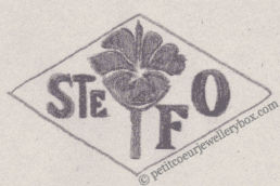 Poinçon de maître orfèvre joaillier, poinçon de fabricant, poinçon d’atelier, poinçon losangique.  NOM:                Société Fabrique d’Orfèvrerie INITIALES: Sté FO SYMBOLE: Fleur DATES: 1931 - PROFESSION: Orfèvre  ADRESSE: 80 rue des Archives, Paris, France