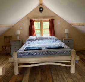 The Red Shed, 2 Guests, 1 Bedroom, Llanbedr-Dyffryn-Clwyd, £299 (2 Nights)
