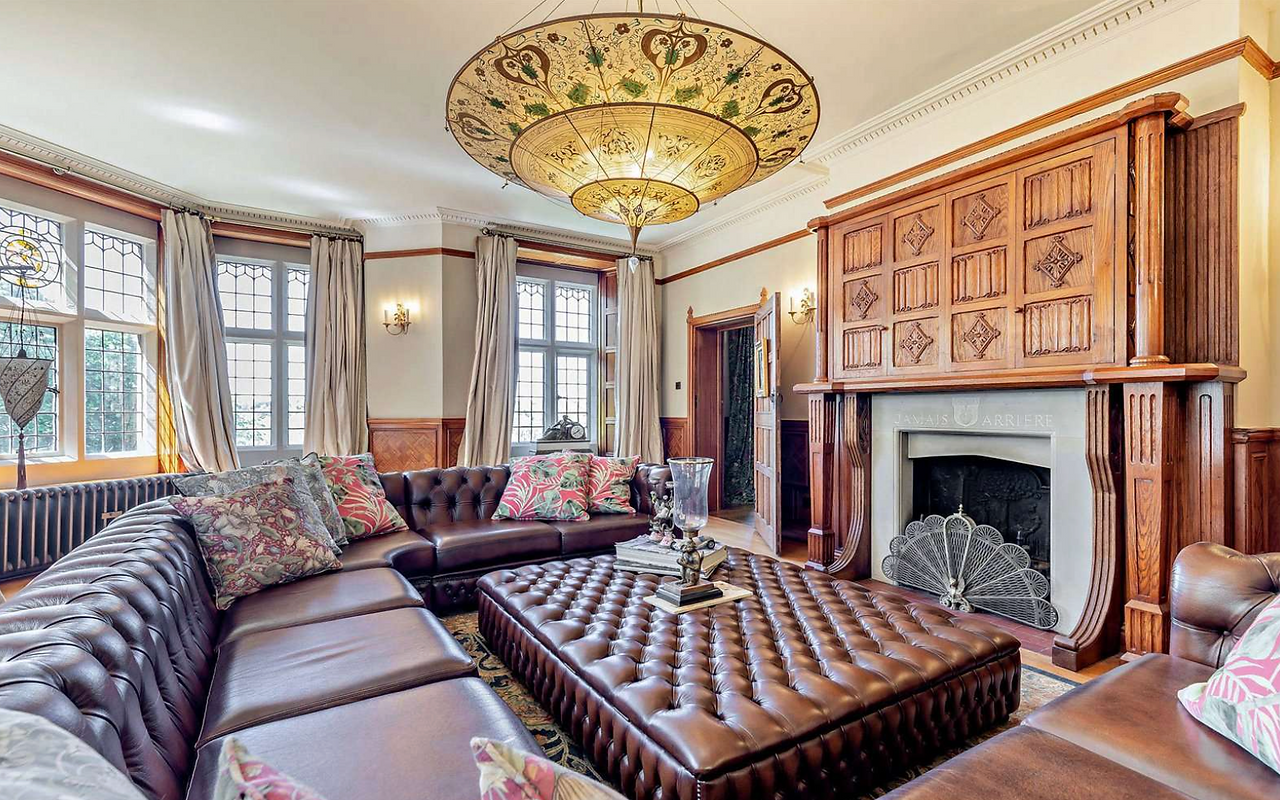 Grade II* Listed Walmoor House, 7 Bedrooms, 4 Bathrooms, Chester, Cheshire, £1.9 Million