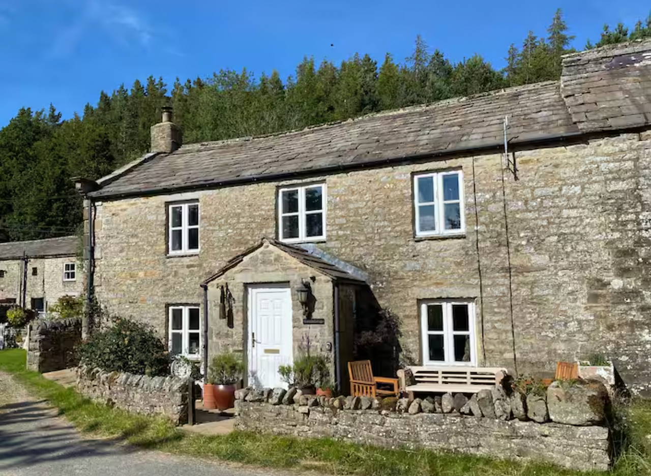 Cosy Cottage, 4 Guests, 2 Bedrooms, 2 Bathrooms, Whaw, £474 (3 Nights)