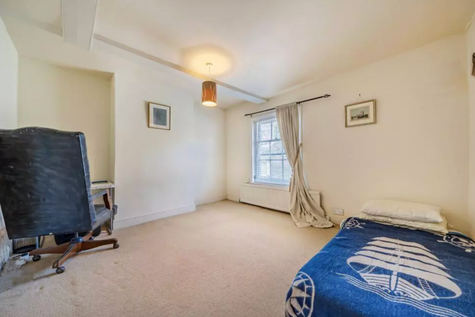 Grade II Listed Town House, 3 Bedrooms, 1 Bathroom, Bury St. Edmunds, £330k