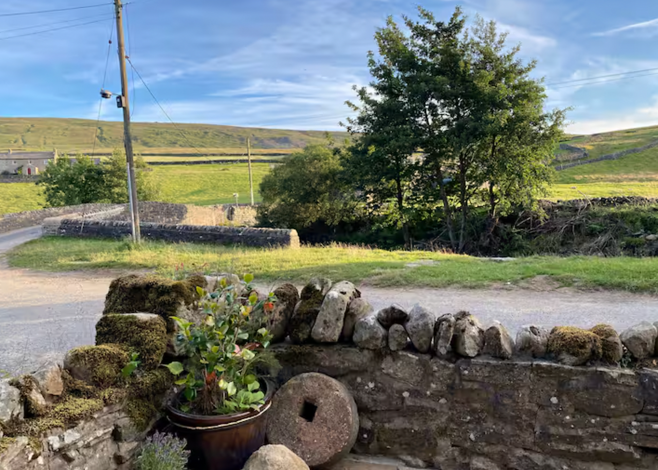 Cosy Cottage, 4 Guests, 2 Bedrooms, 2 Bathrooms, Whaw, £474 (3 Nights)