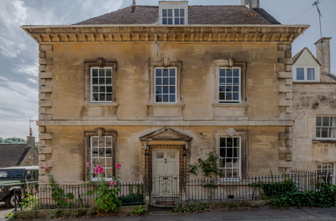 Grade II* Listed Dover House, 4 Bedrooms, 2 Bathrooms, Painswick, Gloucestershire, £1,200,000