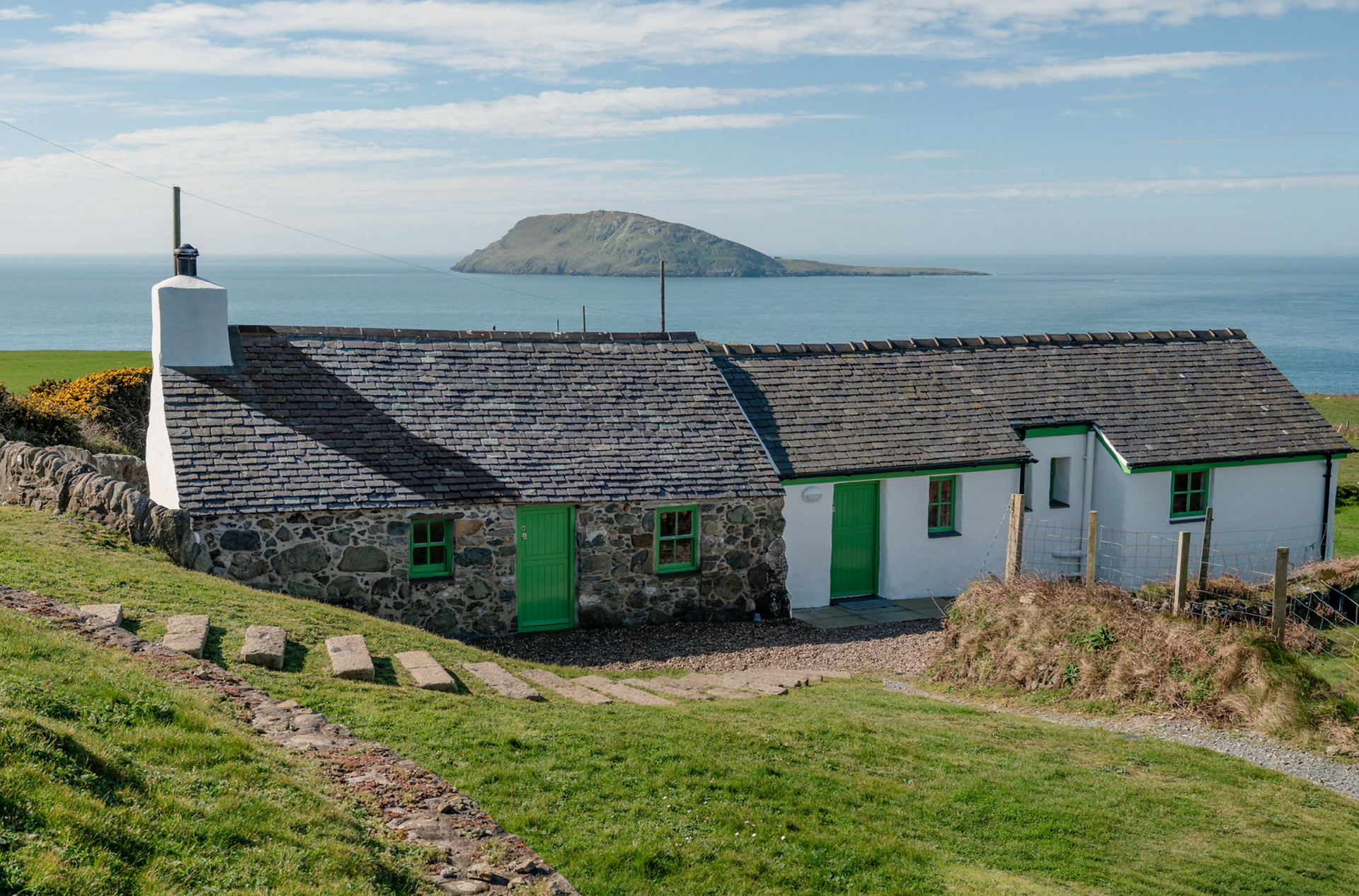 Welsh Longhouse, 2 Bedrooms, 1 Bathroom, Uwchmynydd, Gwynedd, £475k